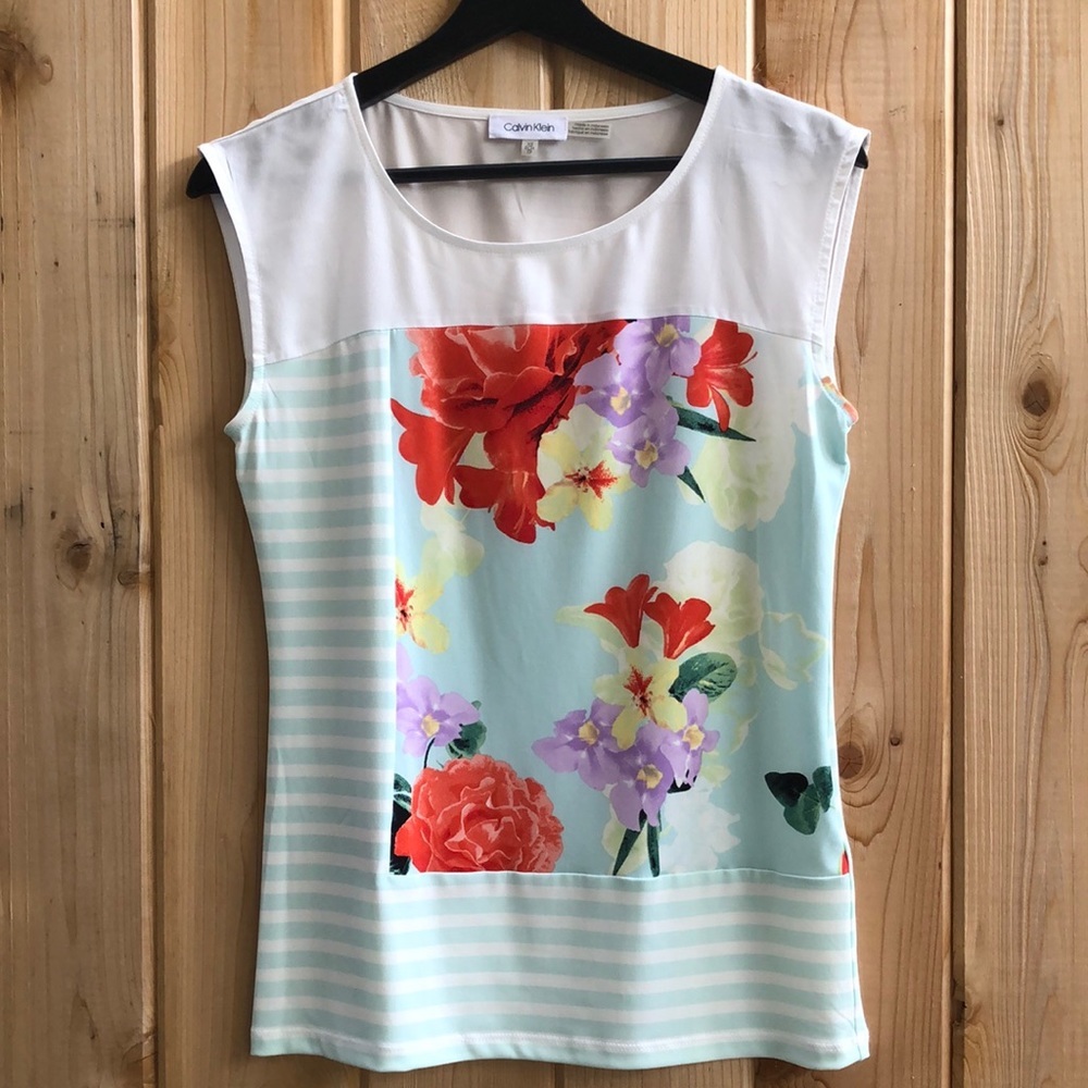 CALVIN KLEIN SLEEVELESS TOP SIZE XS